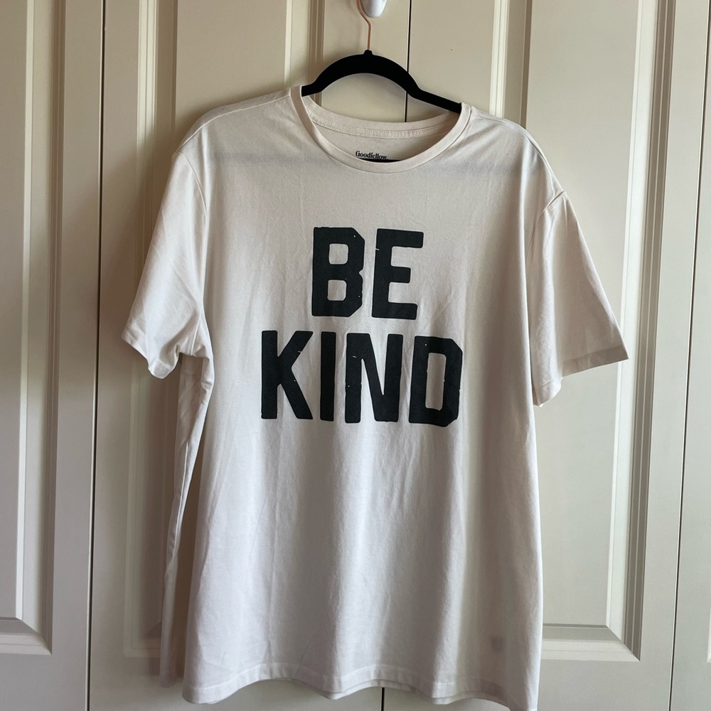 Cute “Be Kind” XL T-shirt